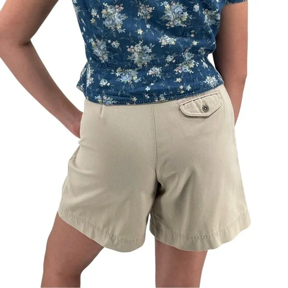 Vintage 90s LizSport High Waisted Mom Shorts Tan Chino Pleated Front | 27" Waist - Picture 5 of 8